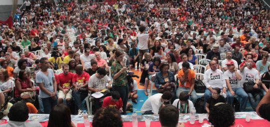 Encontro Nacional reúne 2,5 mil pessoas e decide fazer protestos na abertura da Copa