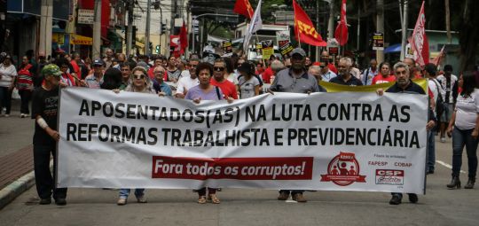 Protesto contra reforma da Previdência reúne 400 em São José