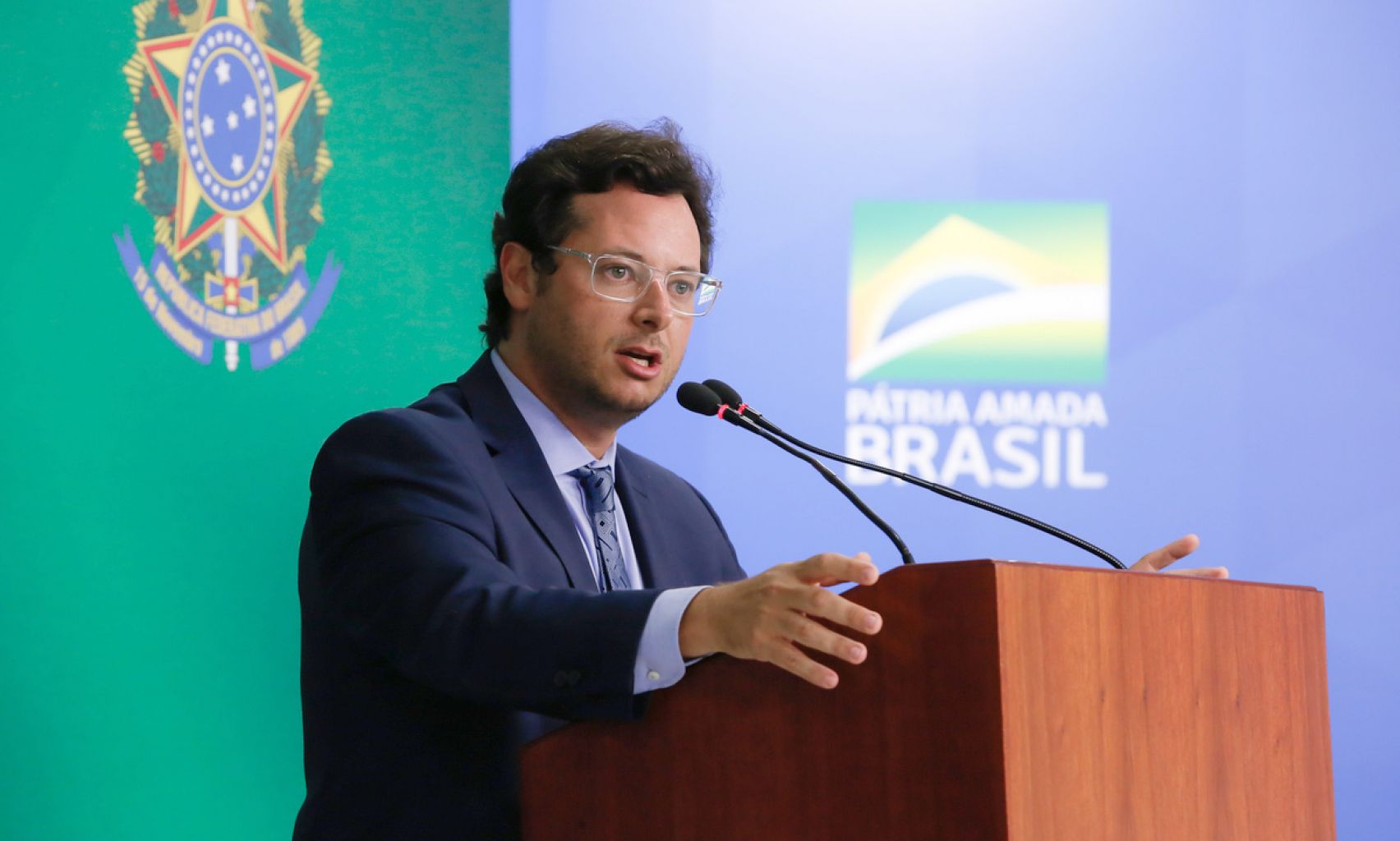 Artigo: Conflito de interesses e arrogância na Secom de Bolsonaro