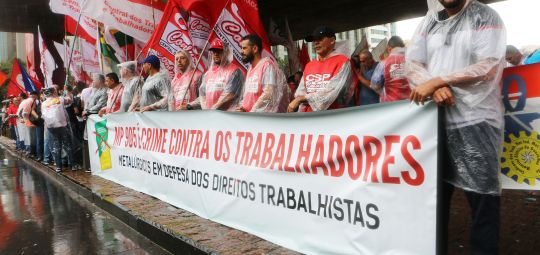 Centrais ocupam frente da Fiesp em defesa de emprego e direitos