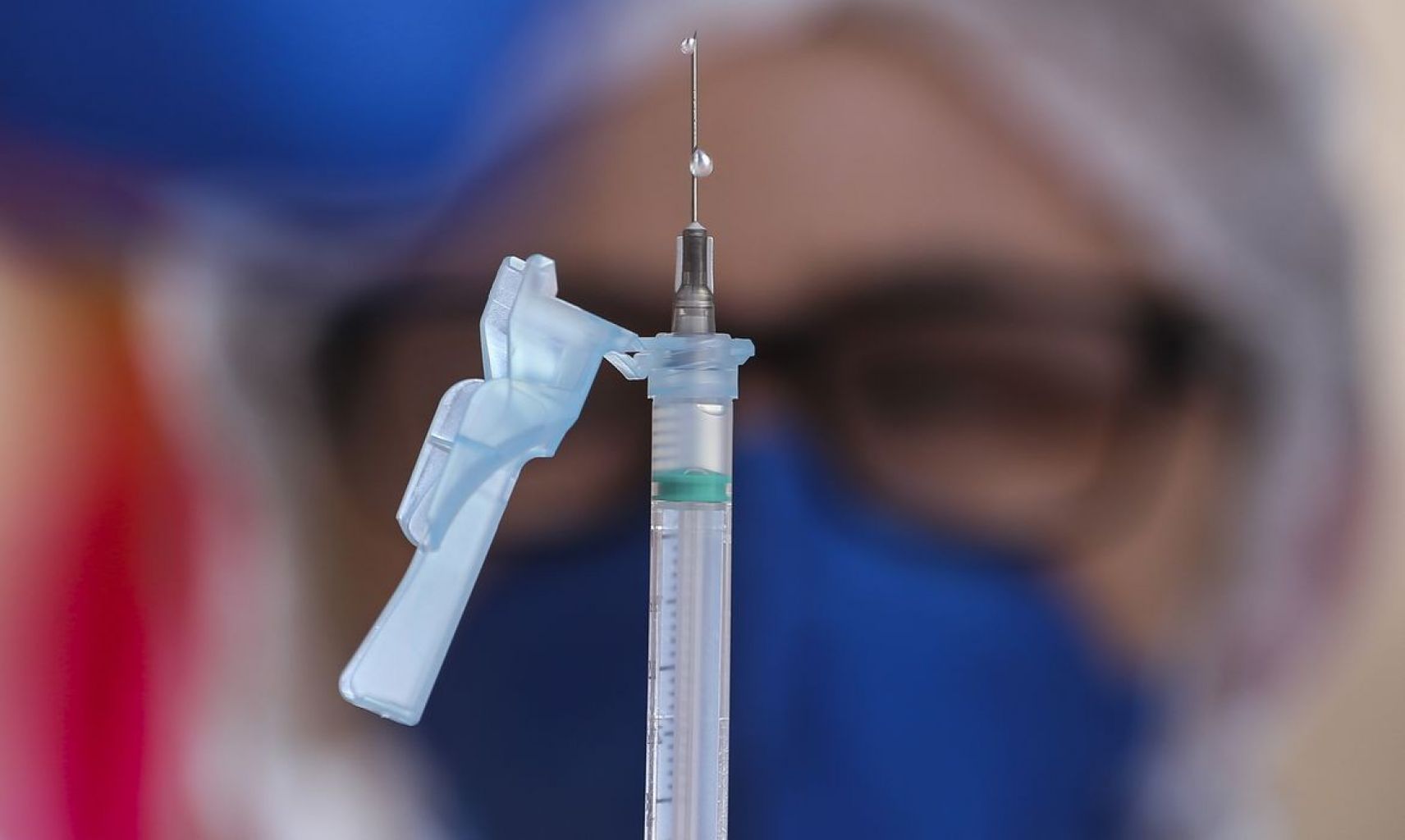 Centrais sindicais defendem obrigatoriedade de vacina para salvar vidas