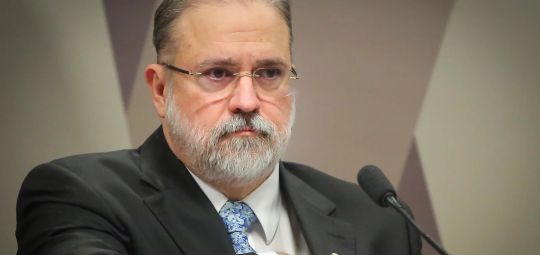 Augusto Aras pede arquivamento das investigações da CPI da Covid sobre Bolsonaro