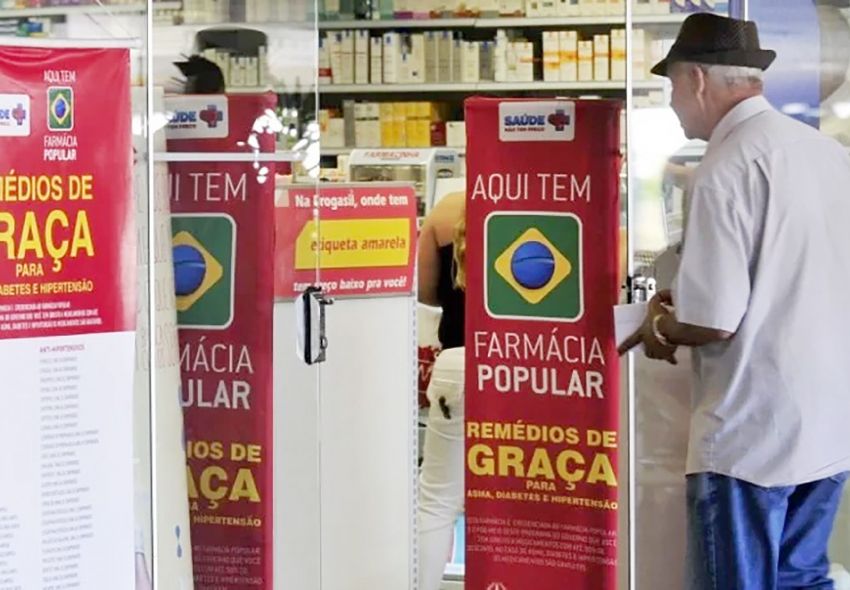 Bolsonaro propõe corte de mais de 50% em Mais Médicos e Farmácia Popular