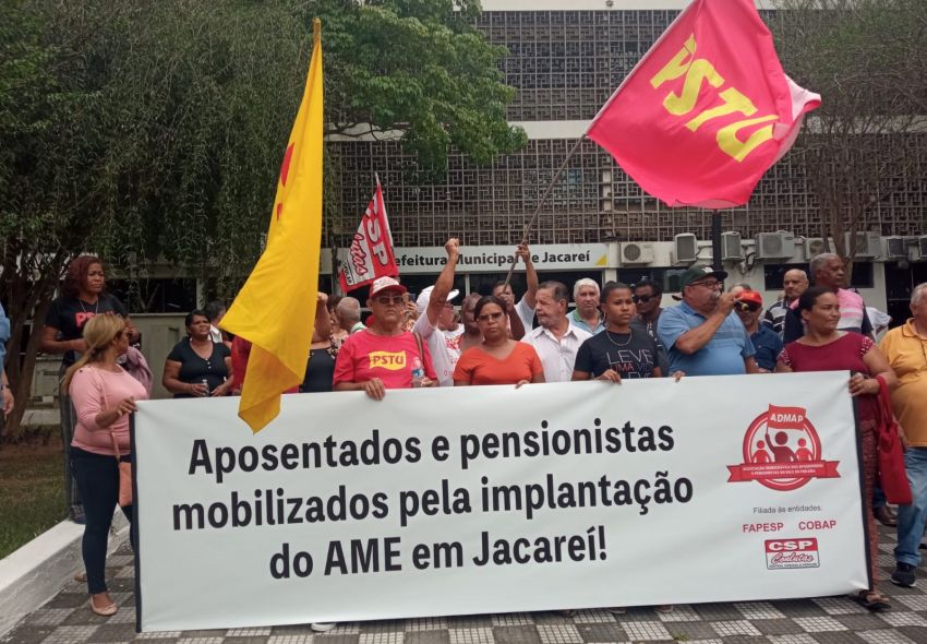 Aposentados da Admap entregam abaixo-assinado a prefeito por instalação de AME em Jacareí
